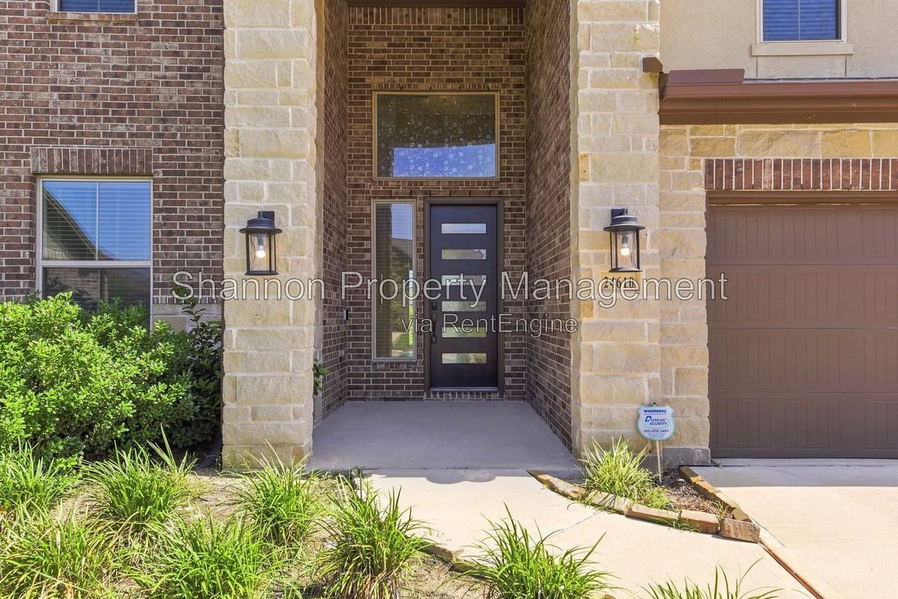 24610 Bardona Way - Photo 4 of 41
