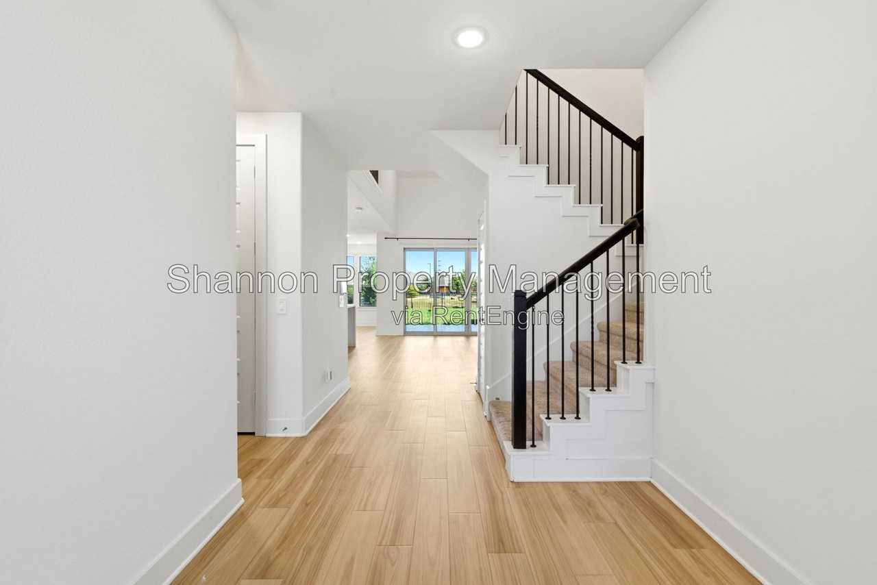 24610 Bardona Way - Photo 6 of 41