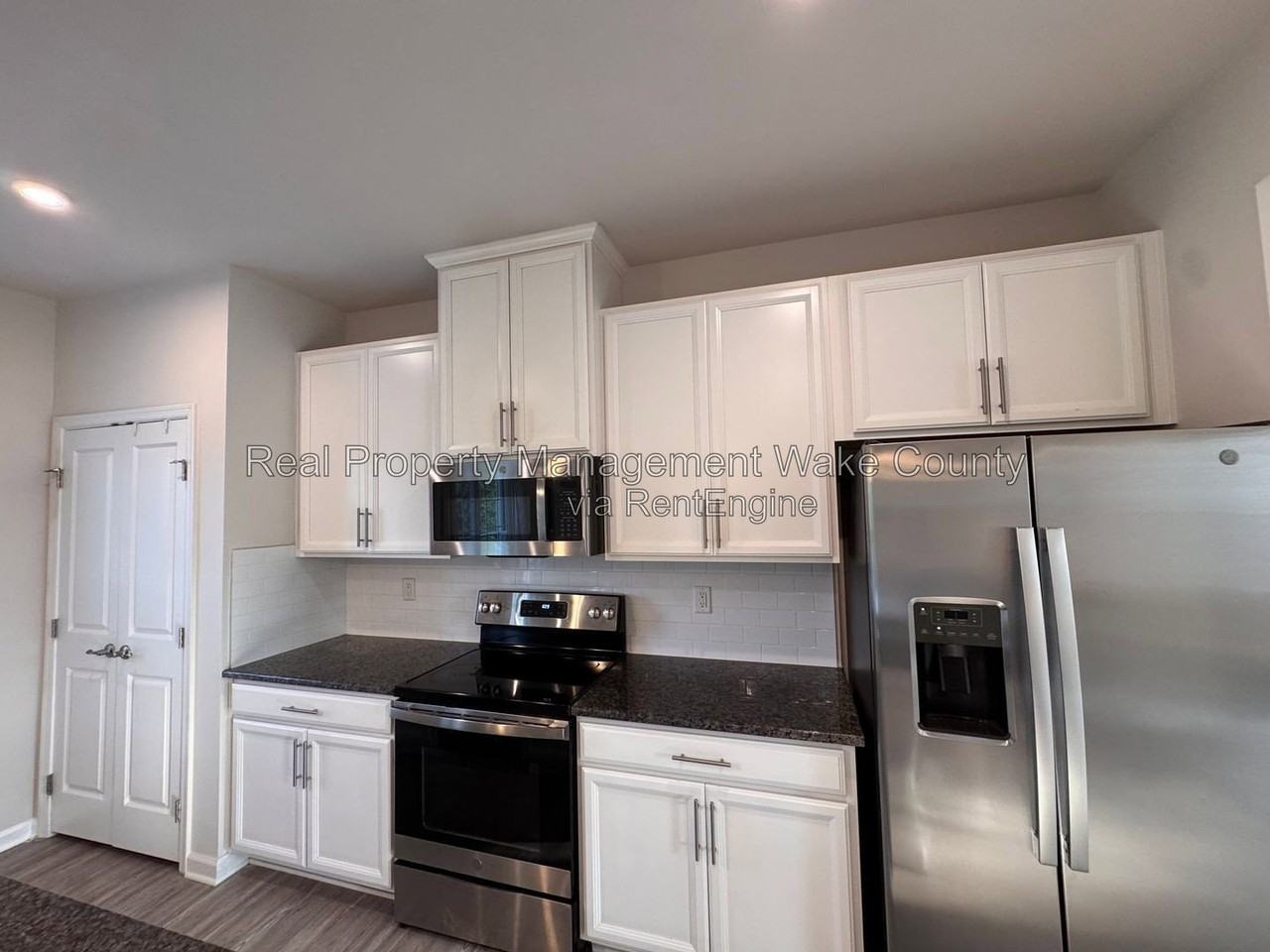 8604 Red Canyon Way - Photo 4 of 30