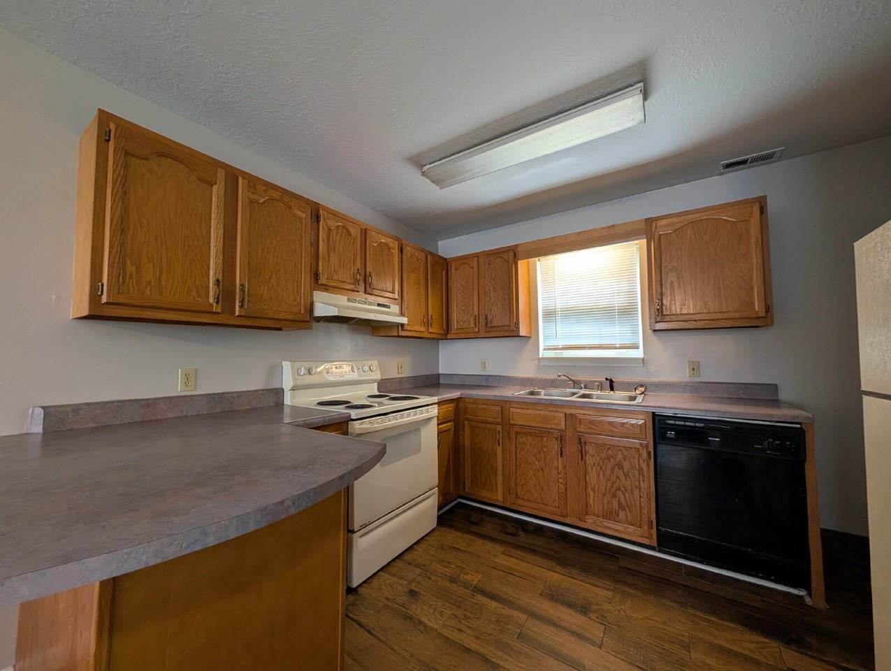 587 Baker Rd - Photo 2 of 6