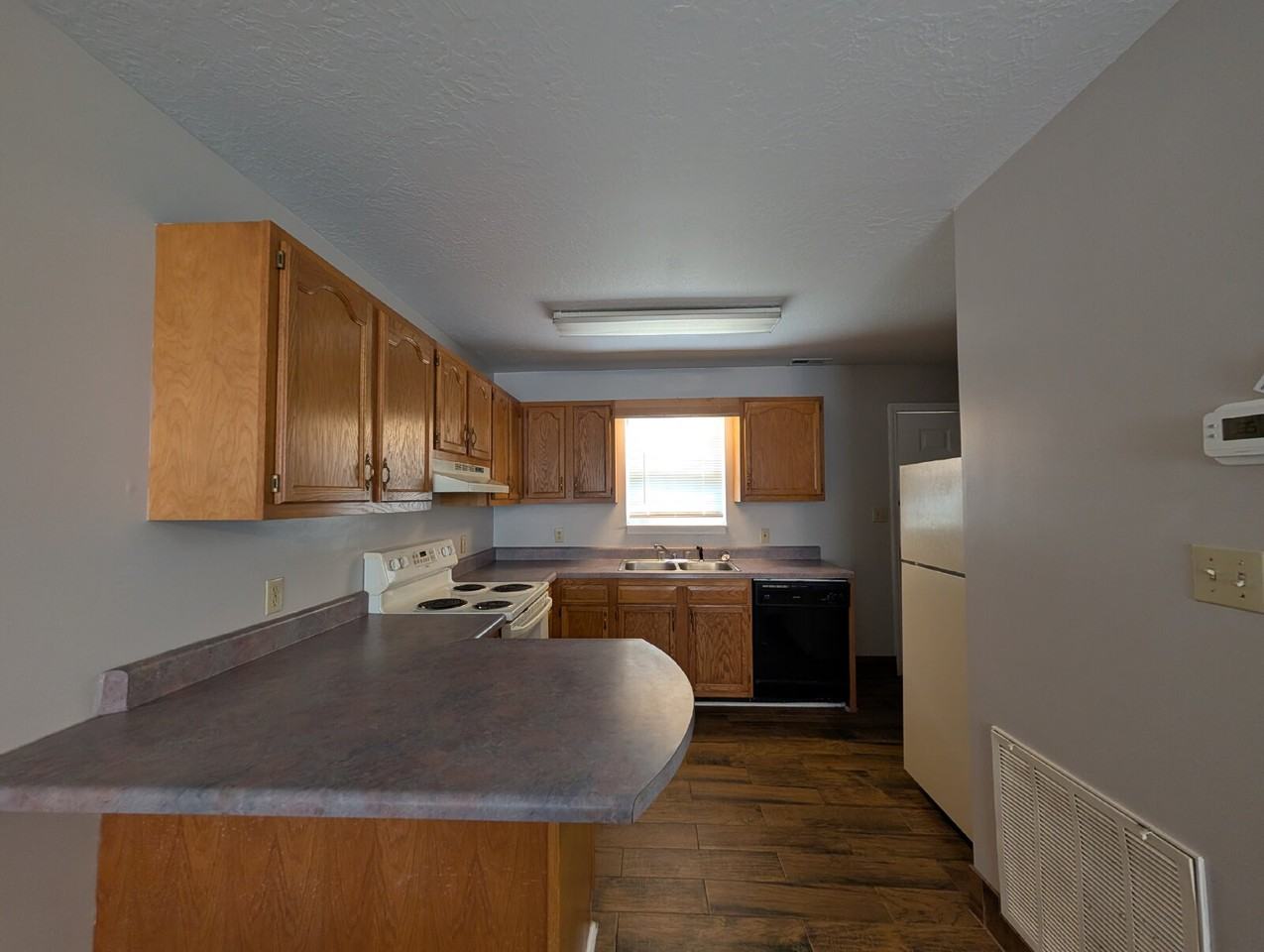 587 Baker Rd - Photo 3 of 6