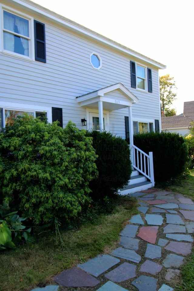 163 Winnacunnet Rd - Photo 3 of 29