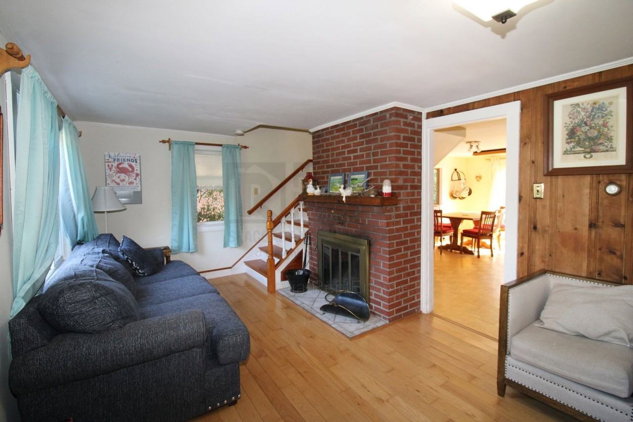 163 Winnacunnet Rd - Photo 4 of 29