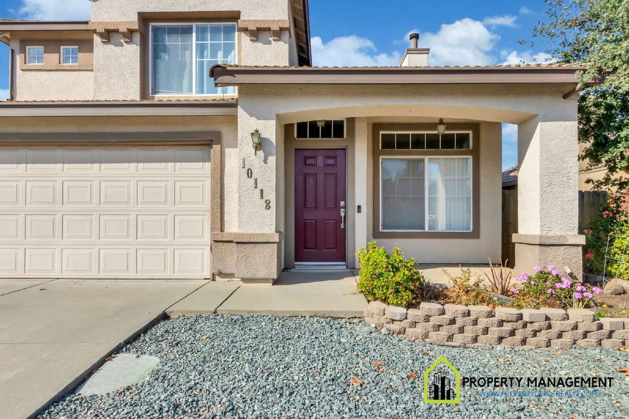 10118 Hampton Oak Dr - Photo 4 of 50