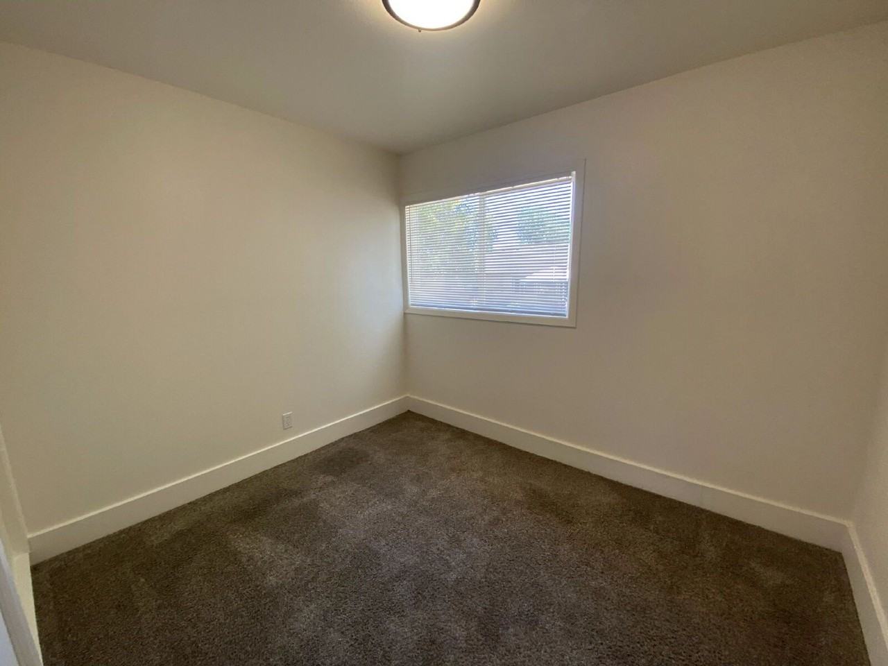 757 Ne Alameda Ave - Photo 5 of 23