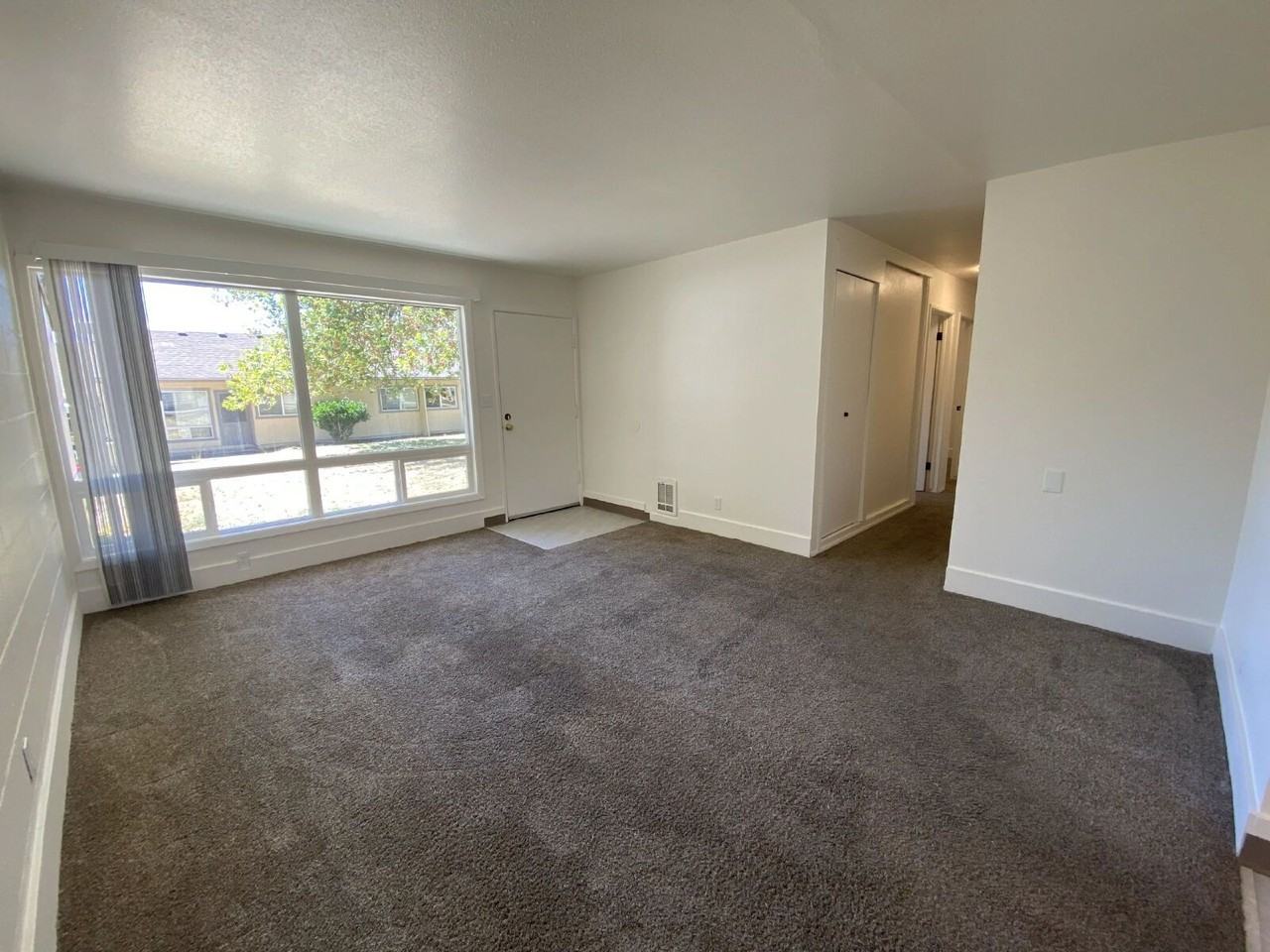 757 Ne Alameda Ave - Photo 7 of 23