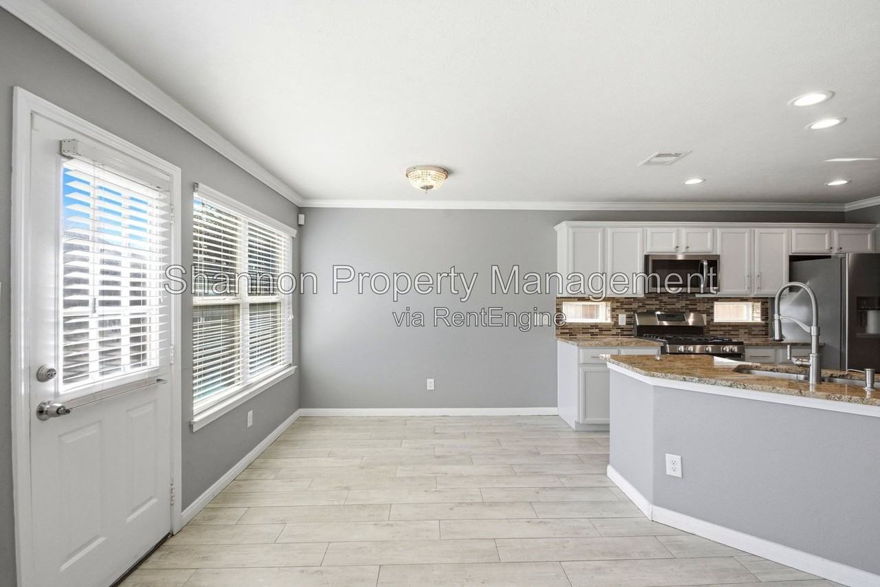 21103 N Valley Ct - Photo 7 of 22
