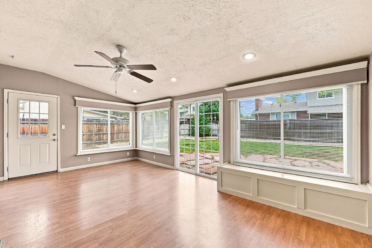 12822 Clermont St - Photo 6 of 39