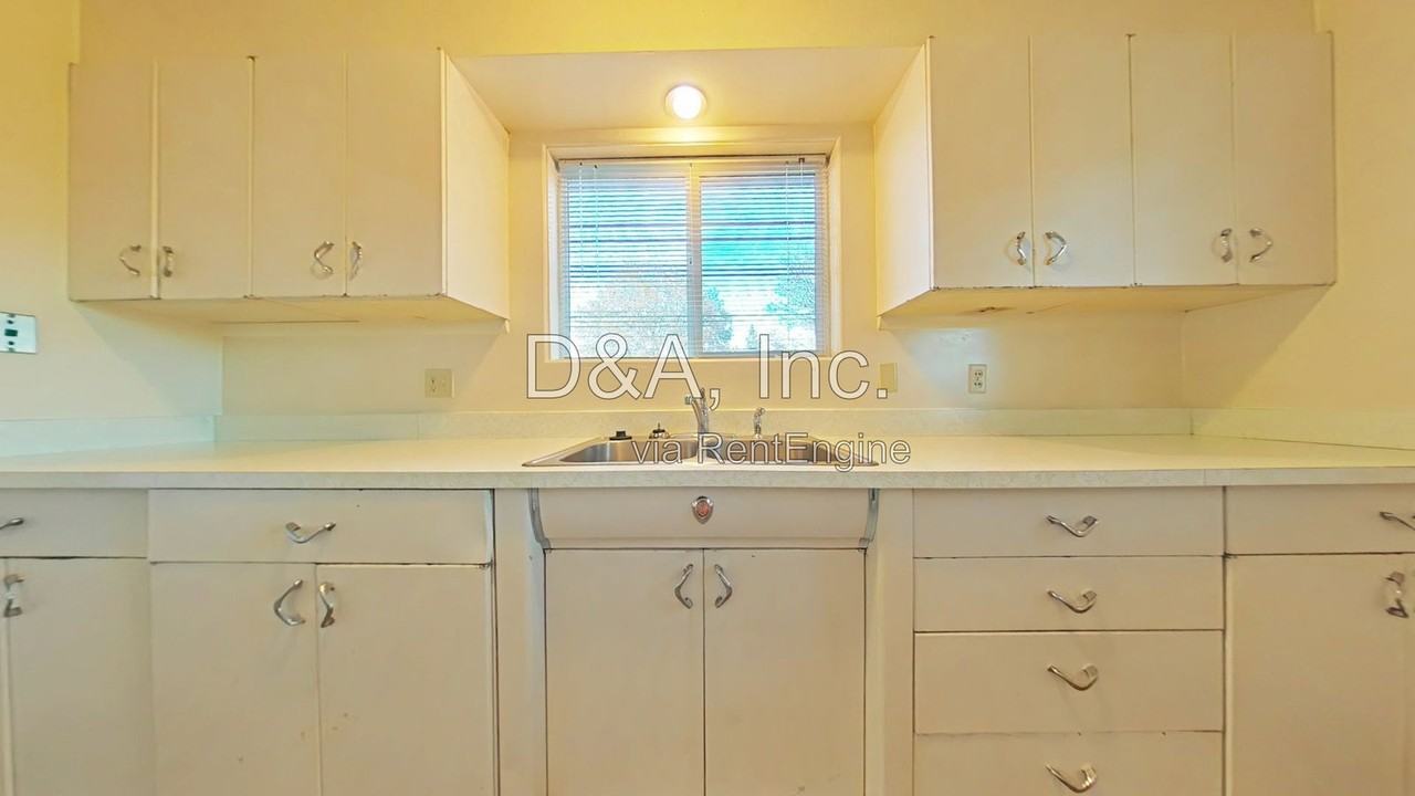 845 Nw 10th St - Photo 6 of 14