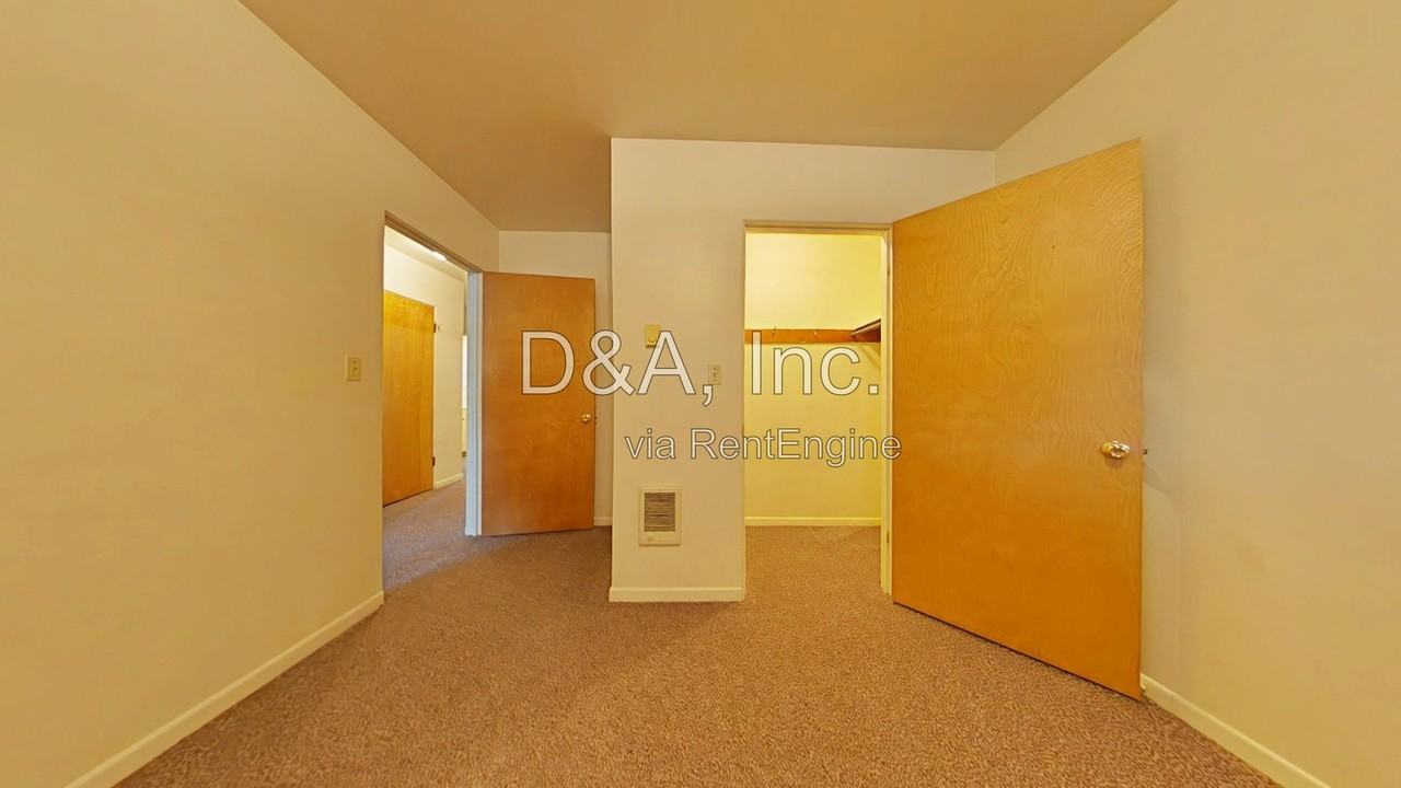 845 Nw 10th St - Photo 7 of 14