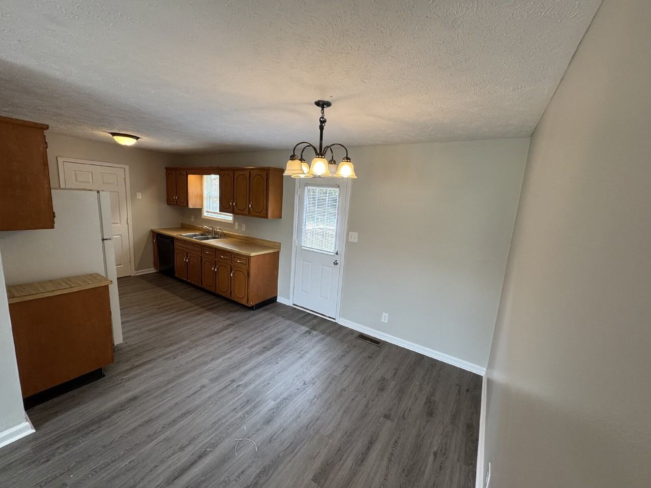 116 Grant Ave - Photo 2 of 18