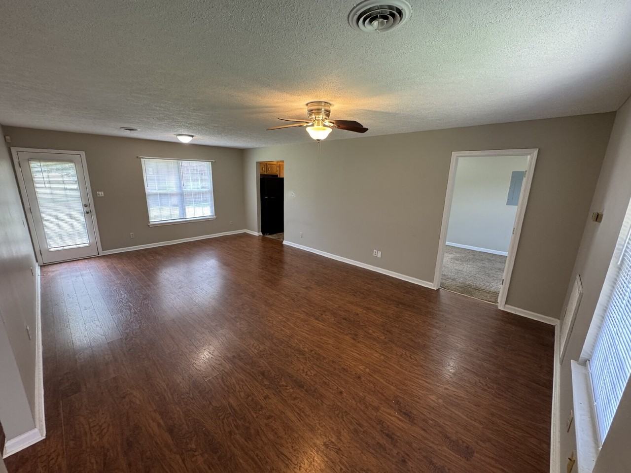 415 Eddy St - Photo 5 of 17