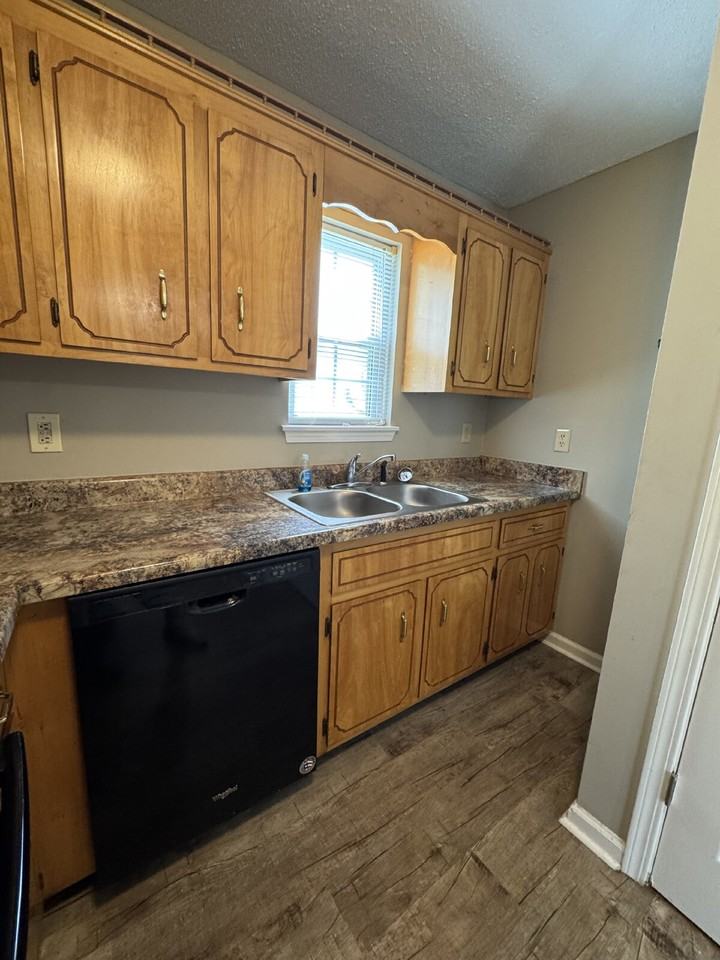 415 Eddy St - Photo 7 of 17