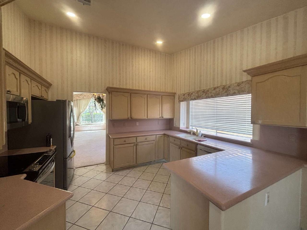 2424 Ocean Front Dr - Photo 6 of 18