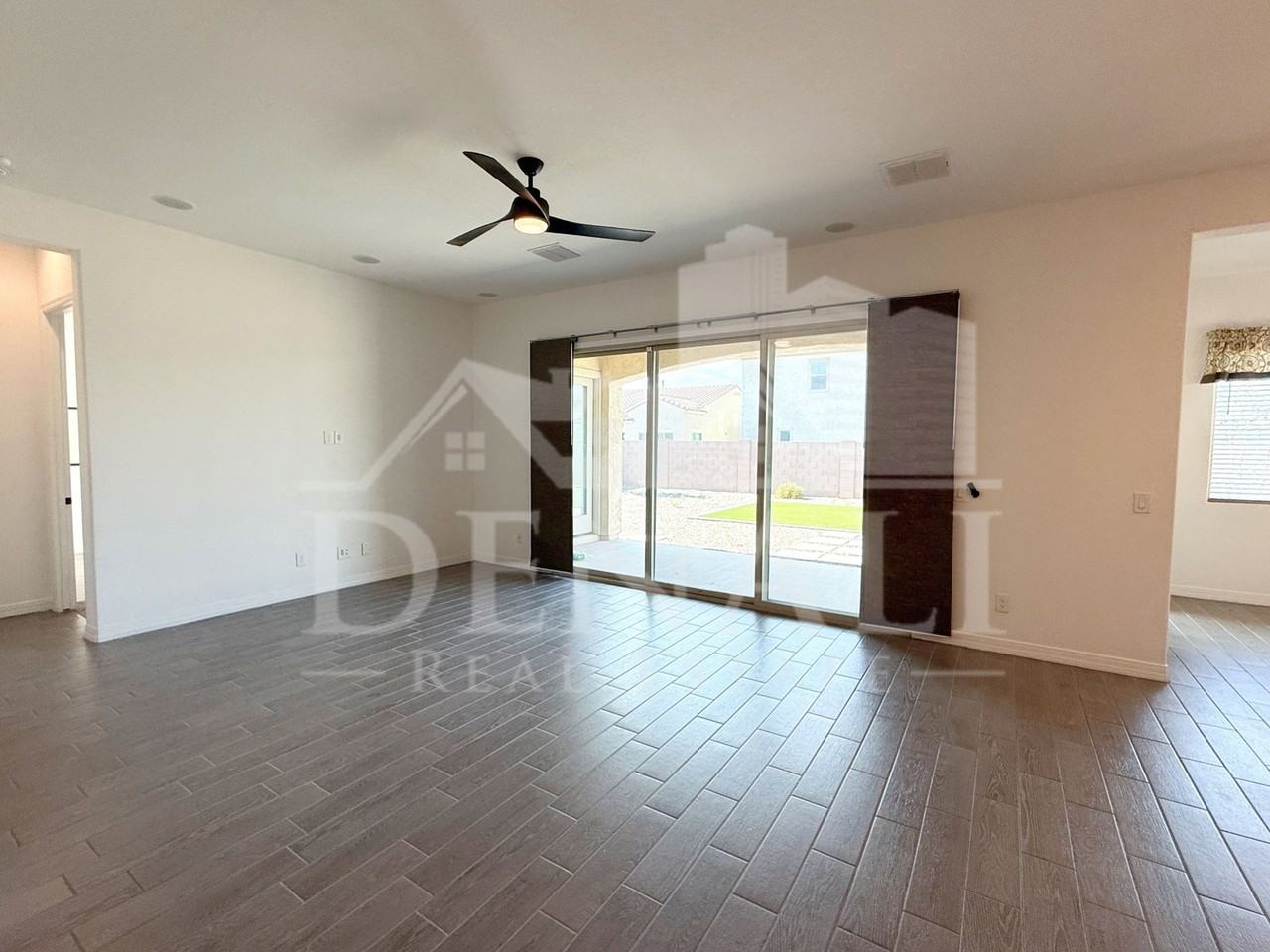 5214 W Thresher Way - Photo 7 of 33