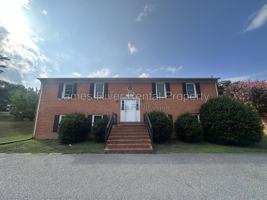 featured image of 101 Daniel St #101C