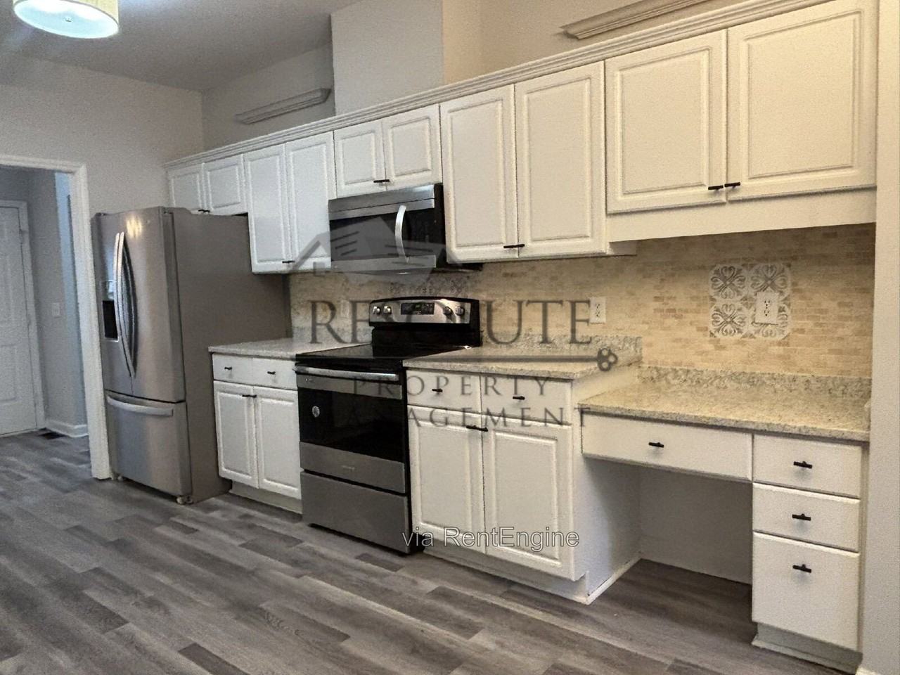 100 Woodbend Ct - Photo 3 of 15