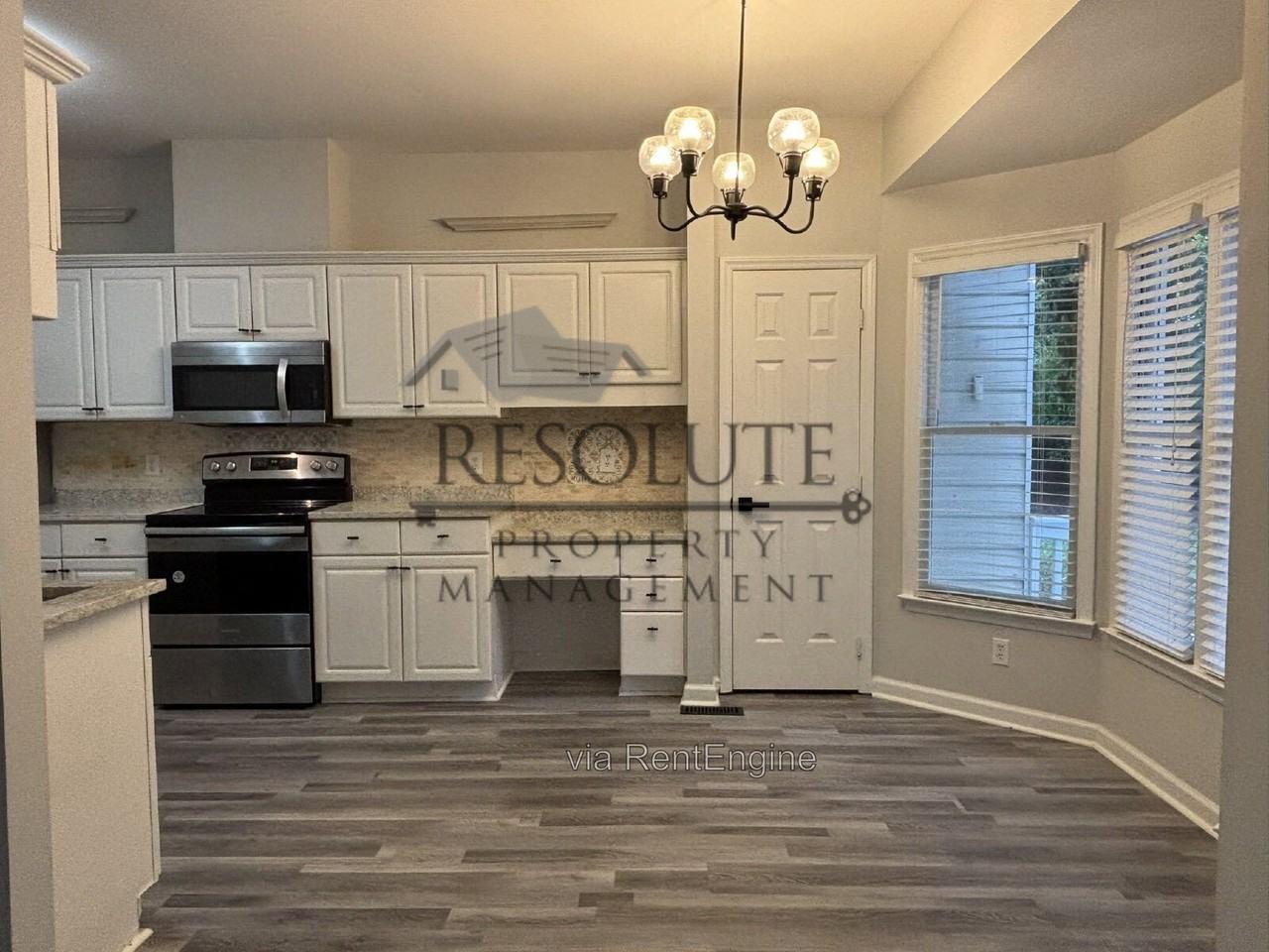100 Woodbend Ct - Photo 4 of 15