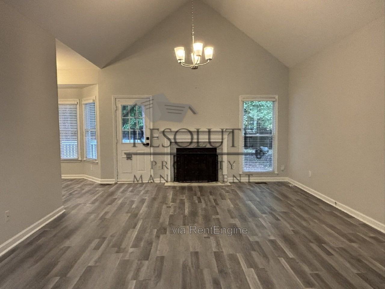100 Woodbend Ct - Photo 5 of 15