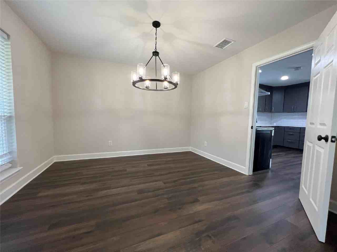 10903 Albury Dr - Photo 6 of 23