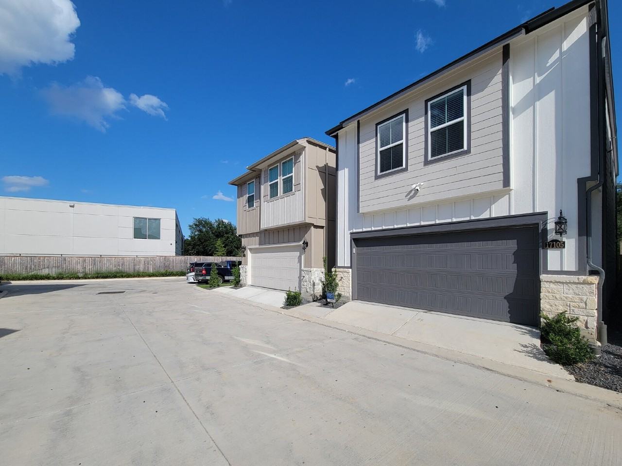 17105 White Acer Way - Photo 4 of 46