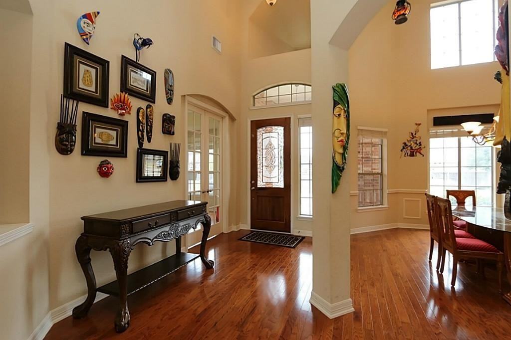 7610 Hampton Bay Ln - Photo 2 of 18
