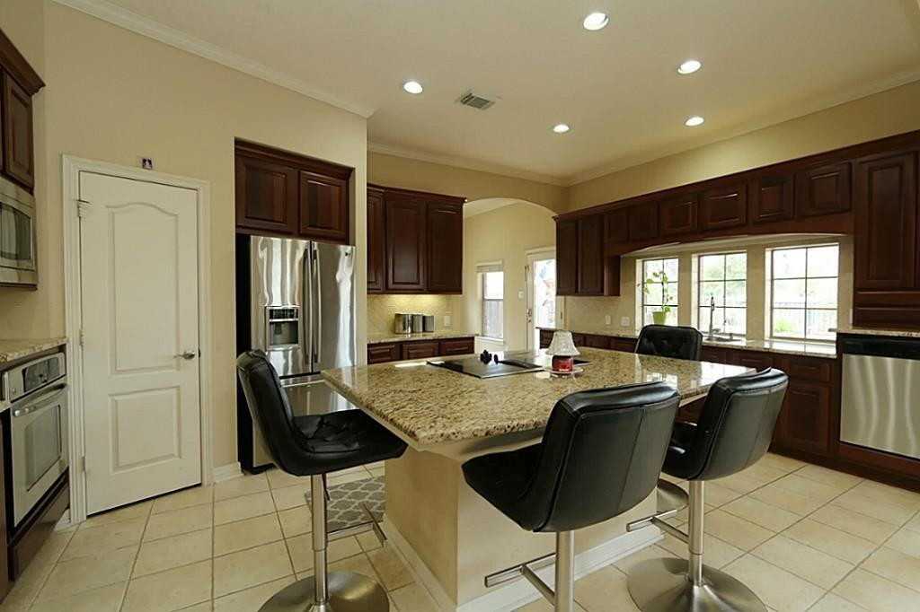 7610 Hampton Bay Ln - Photo 6 of 18