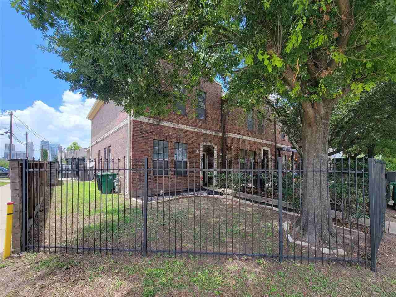 1414 Emancipation Ave - Photo 3 of 32