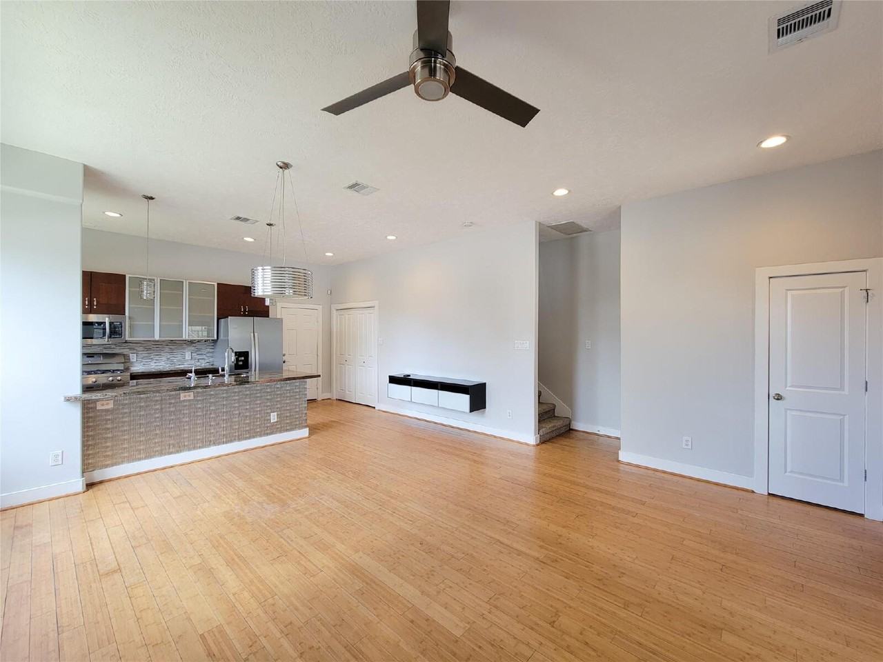 1414 Emancipation Ave - Photo 6 of 32
