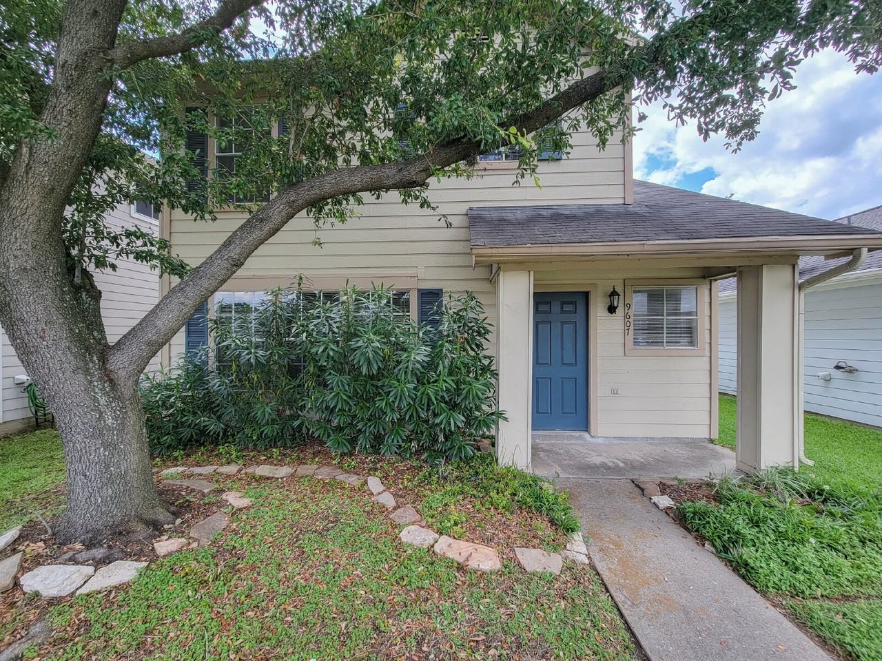 9607 Farrell Dr - Photo 3 of 41