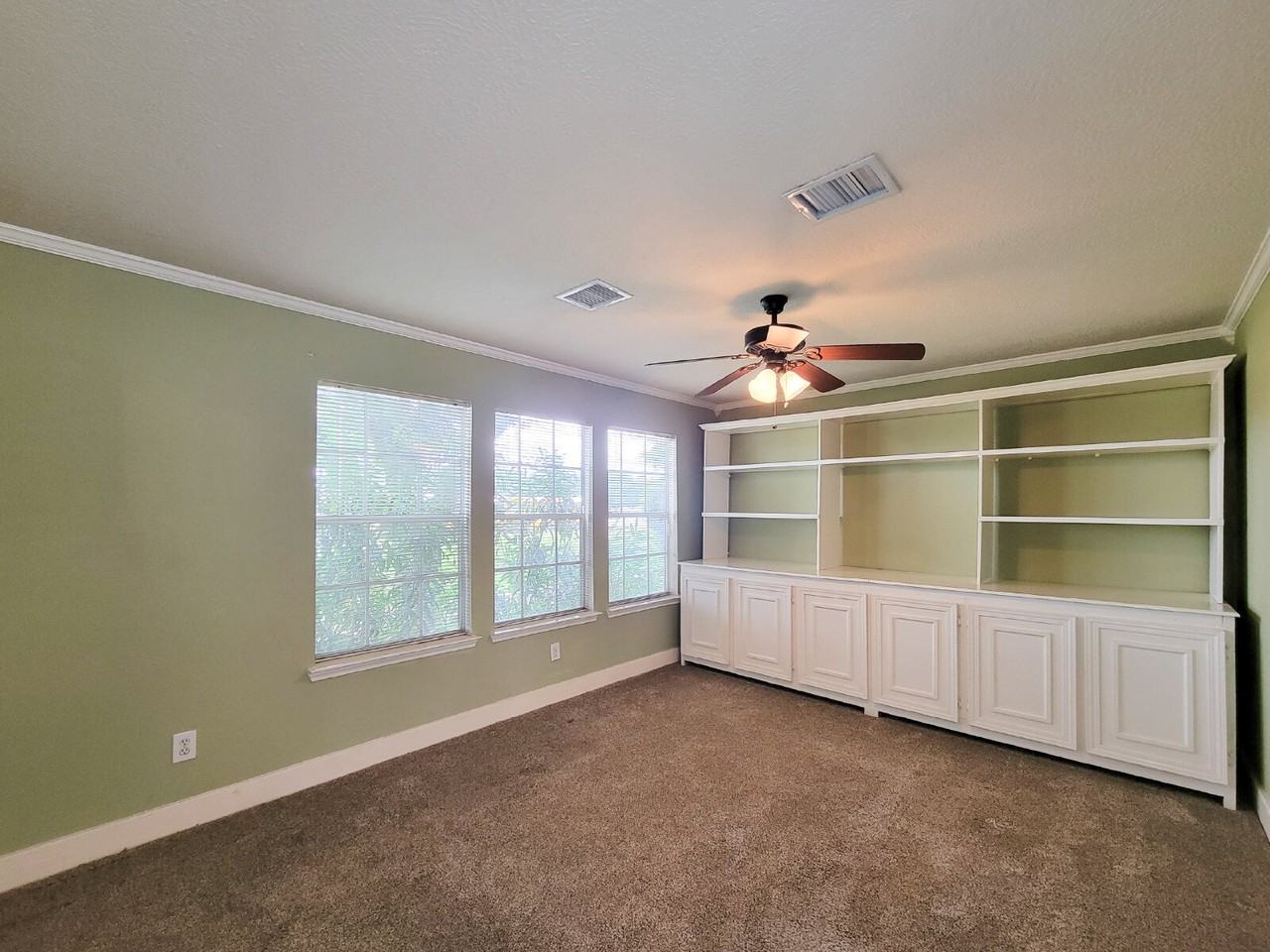9607 Farrell Dr - Photo 6 of 41