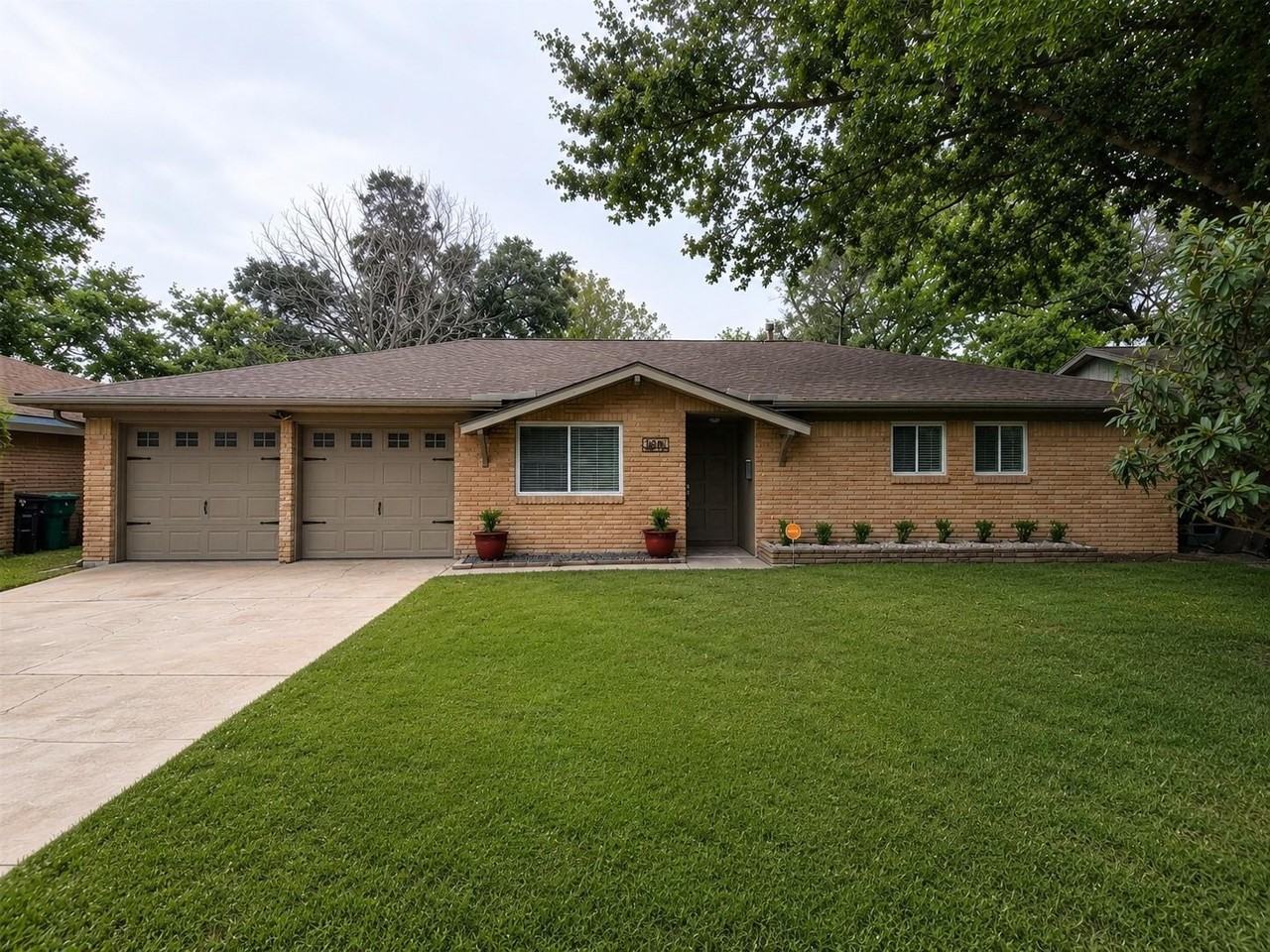 5846 Ettrick Dr