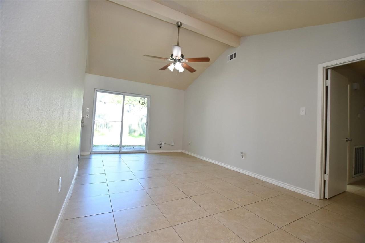 4615 Fitzwater Dr - Photo 4 of 17