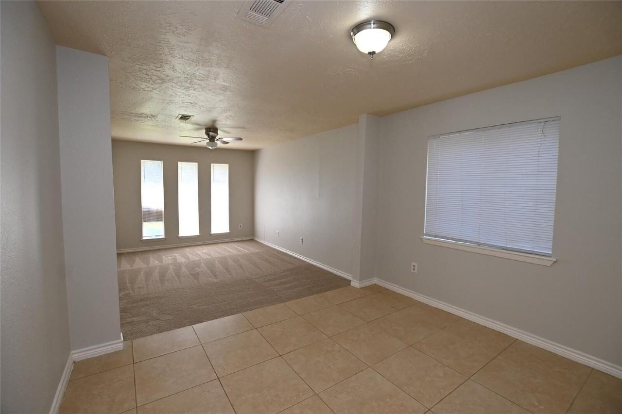 4615 Fitzwater Dr - Photo 7 of 17