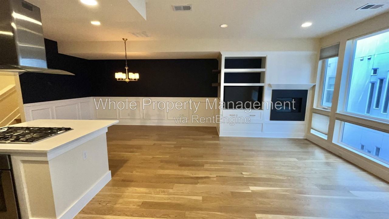 3032 Zuni St - Photo 4 of 45