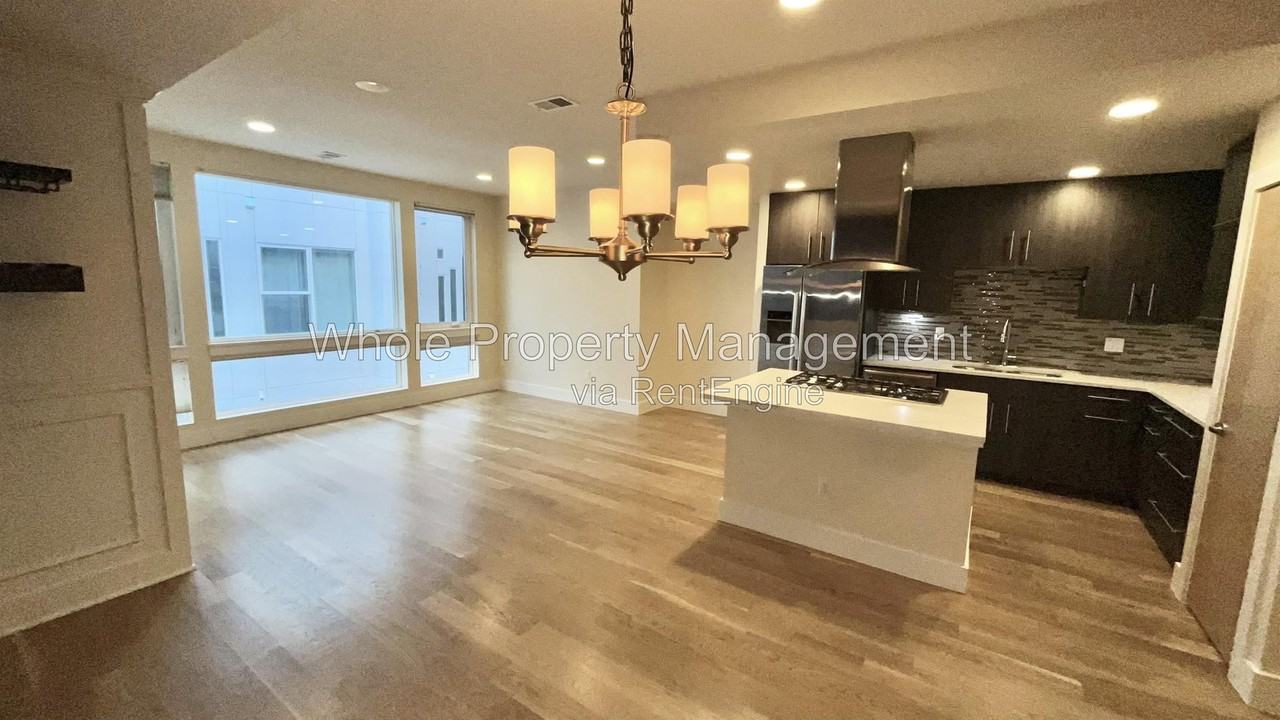 3032 Zuni St - Photo 6 of 45