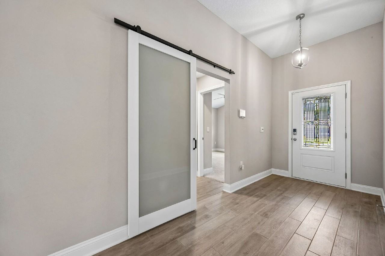 109 Angler Ln - Photo 3 of 27