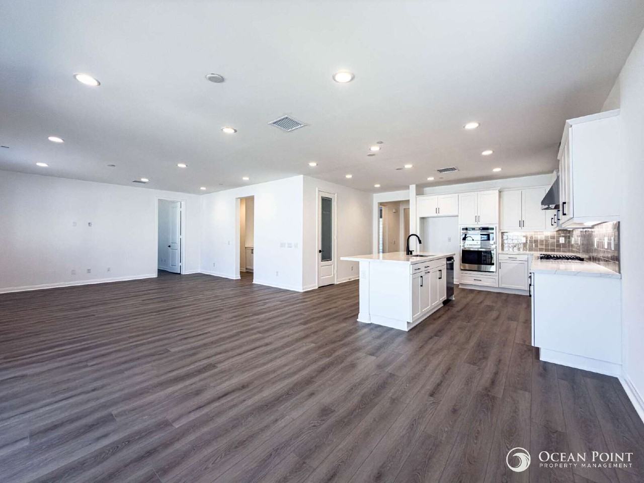 405 Wisteria St - Photo 6 of 26