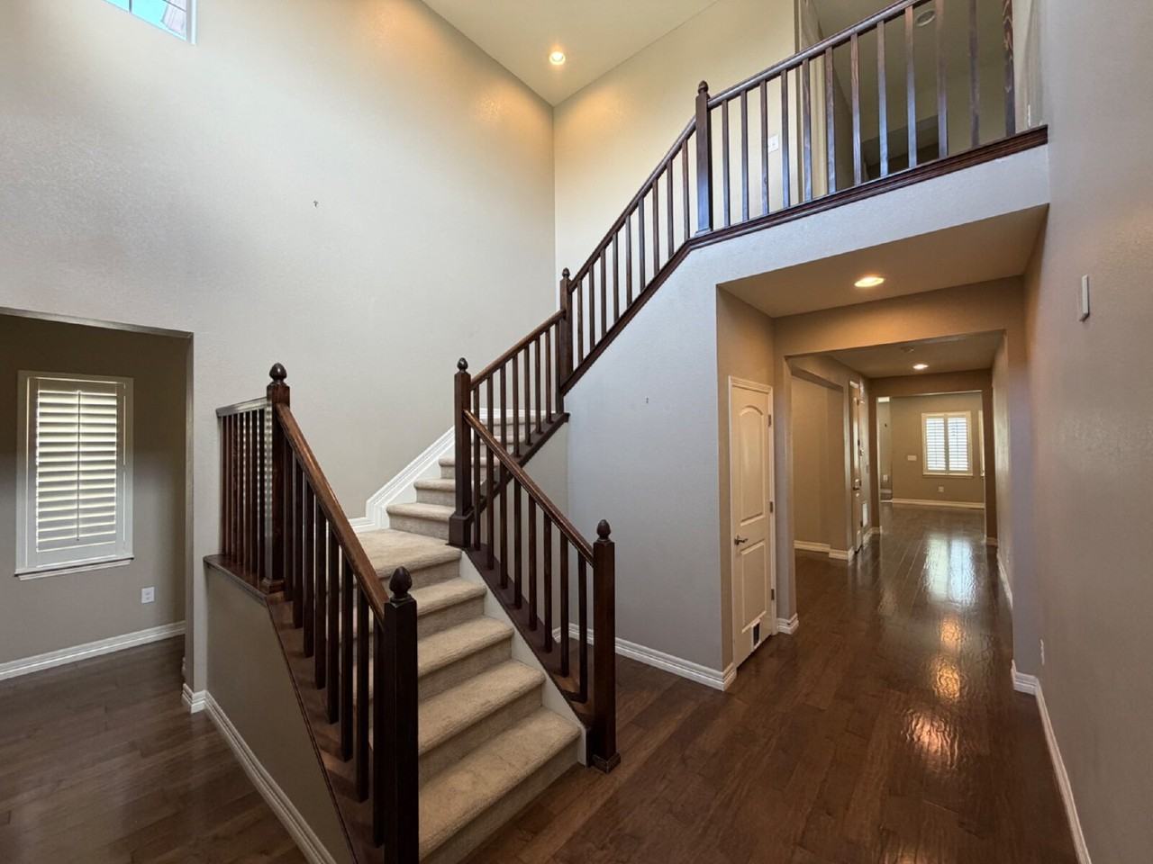 16558 Prospect Ln - Photo 3 of 20