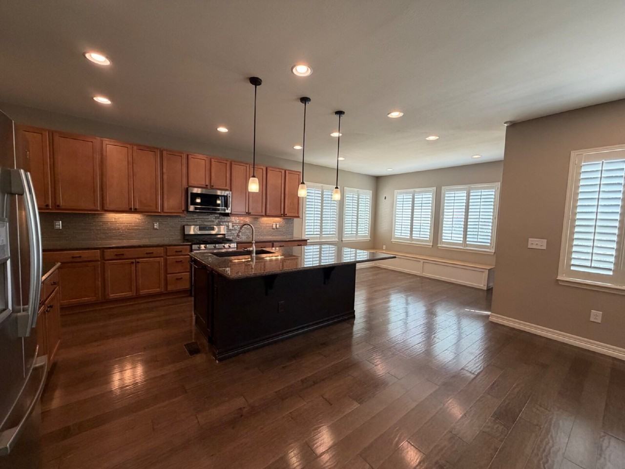 16558 Prospect Ln - Photo 5 of 20