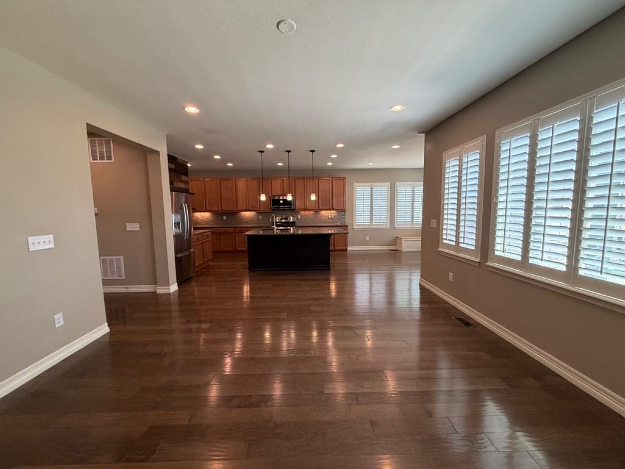 16558 Prospect Ln - Photo 6 of 20