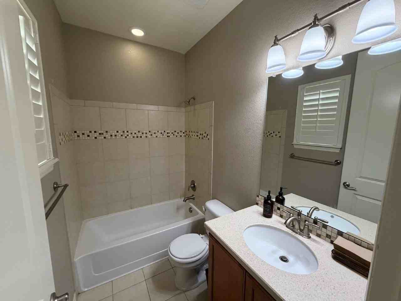 16558 Prospect Ln - Photo 7 of 20
