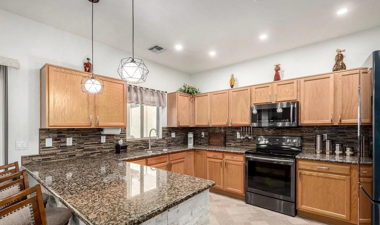 2721 E Schiliro Cir - Photo 3 of 13