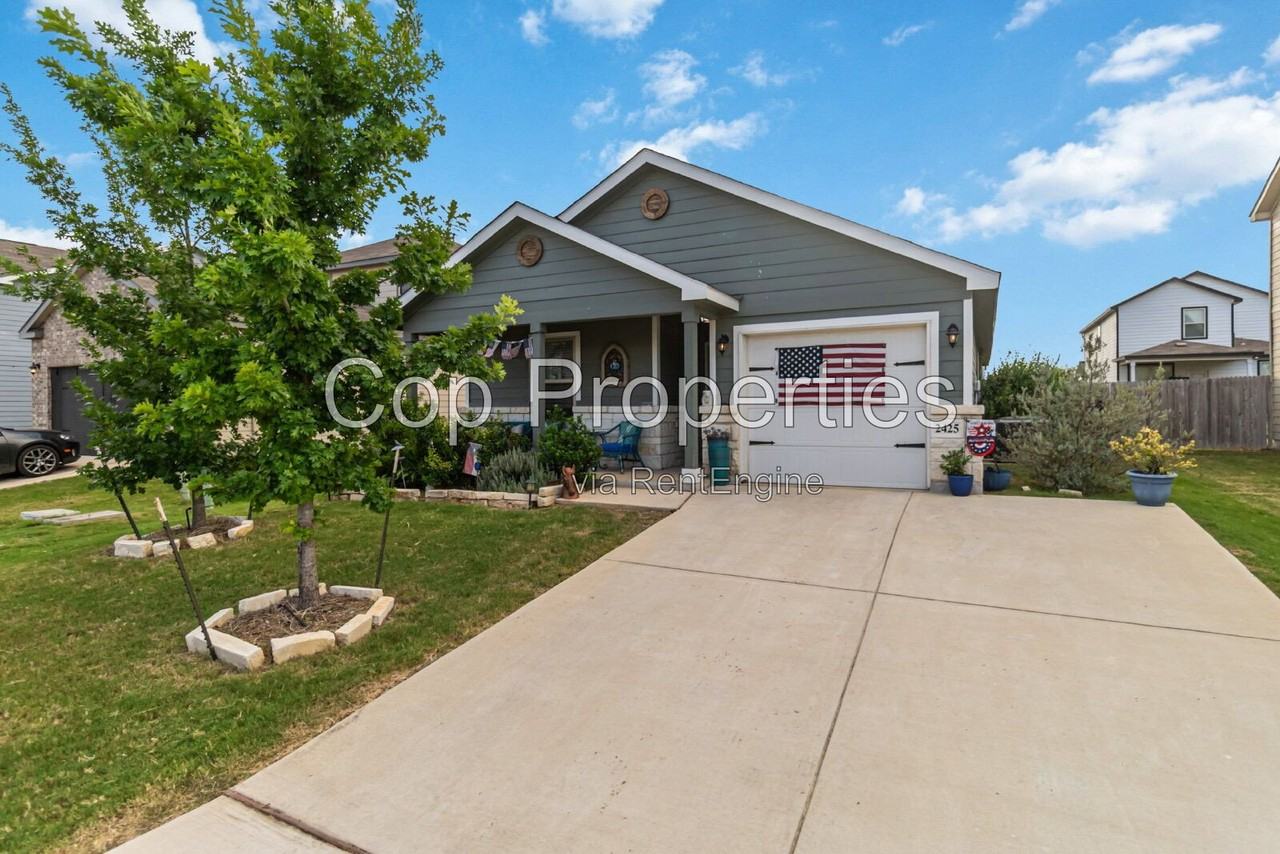 2425 Ayers Dr - Photo 2 of 29