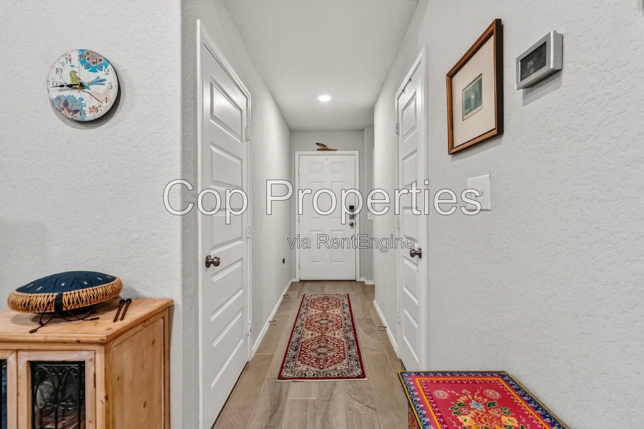 2425 Ayers Dr - Photo 5 of 29