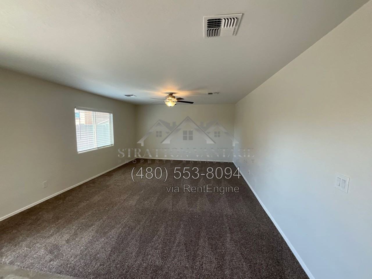 258 S Oak St - Photo 4 of 19