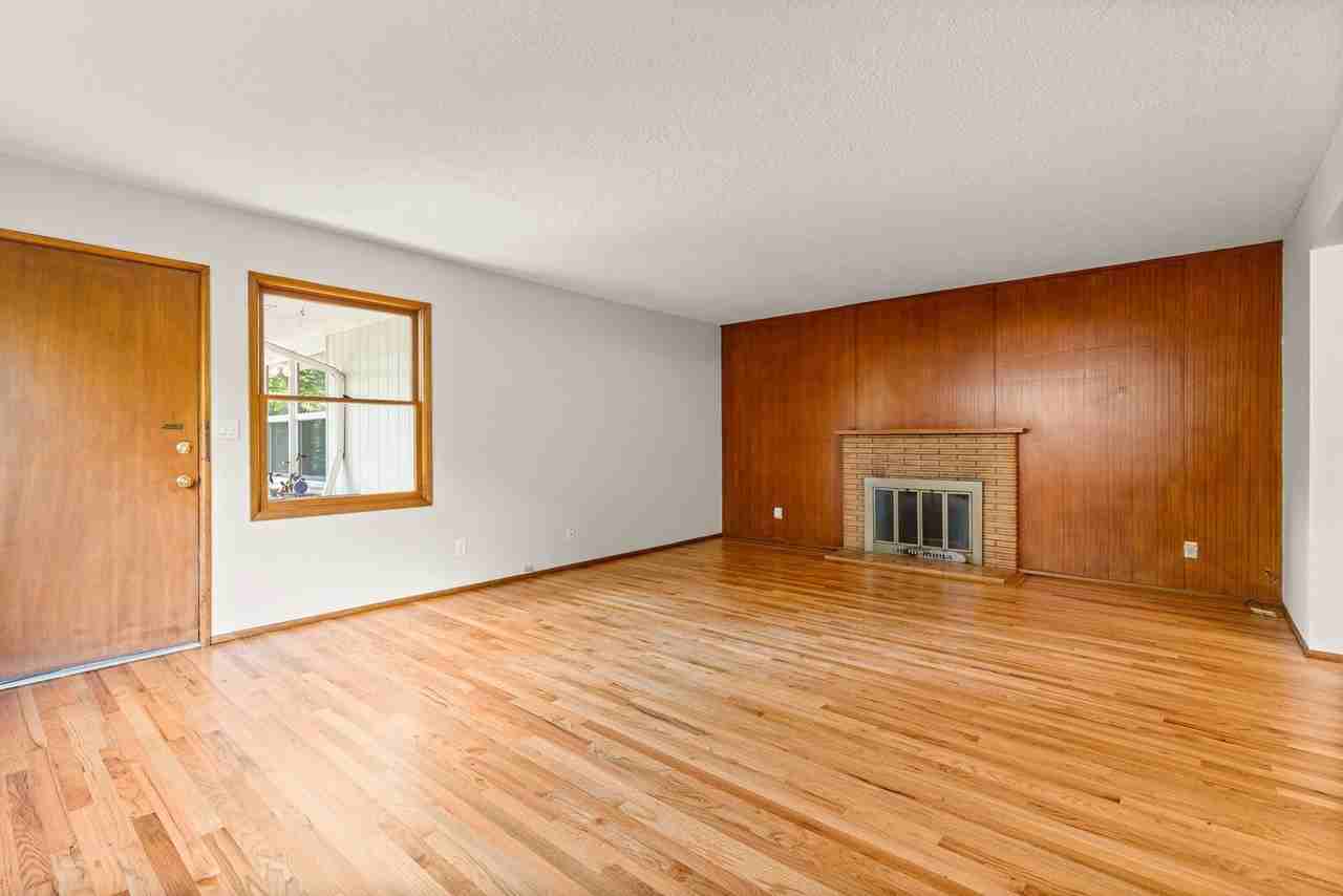 2746 Se 31st Ave - Photo 4 of 25