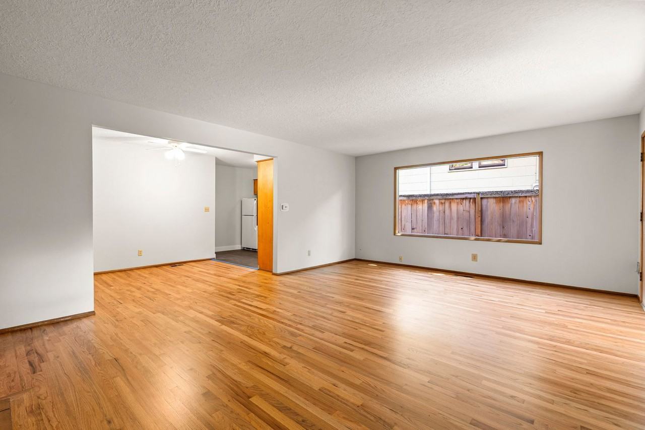 2746 Se 31st Ave - Photo 7 of 25