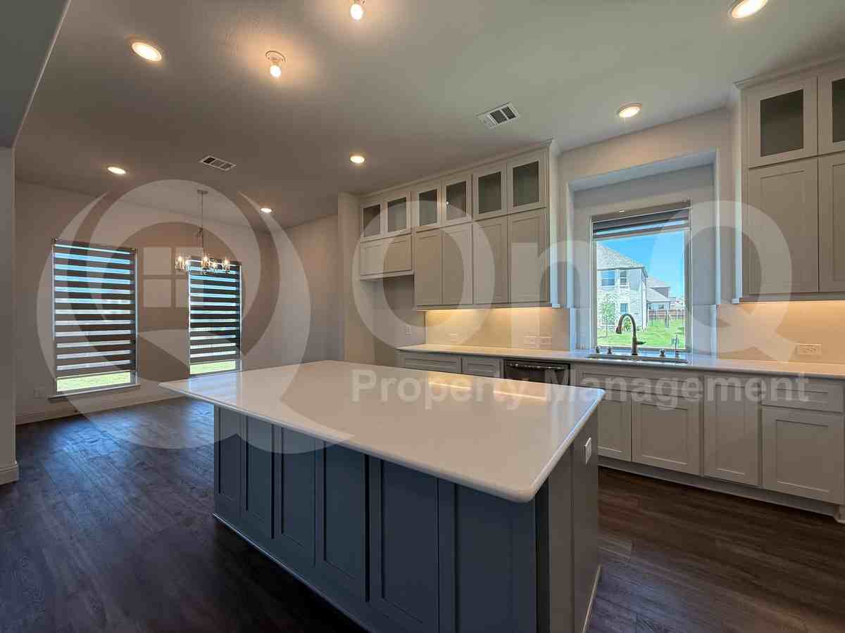 14697 Valley Trl - Photo 5 of 37