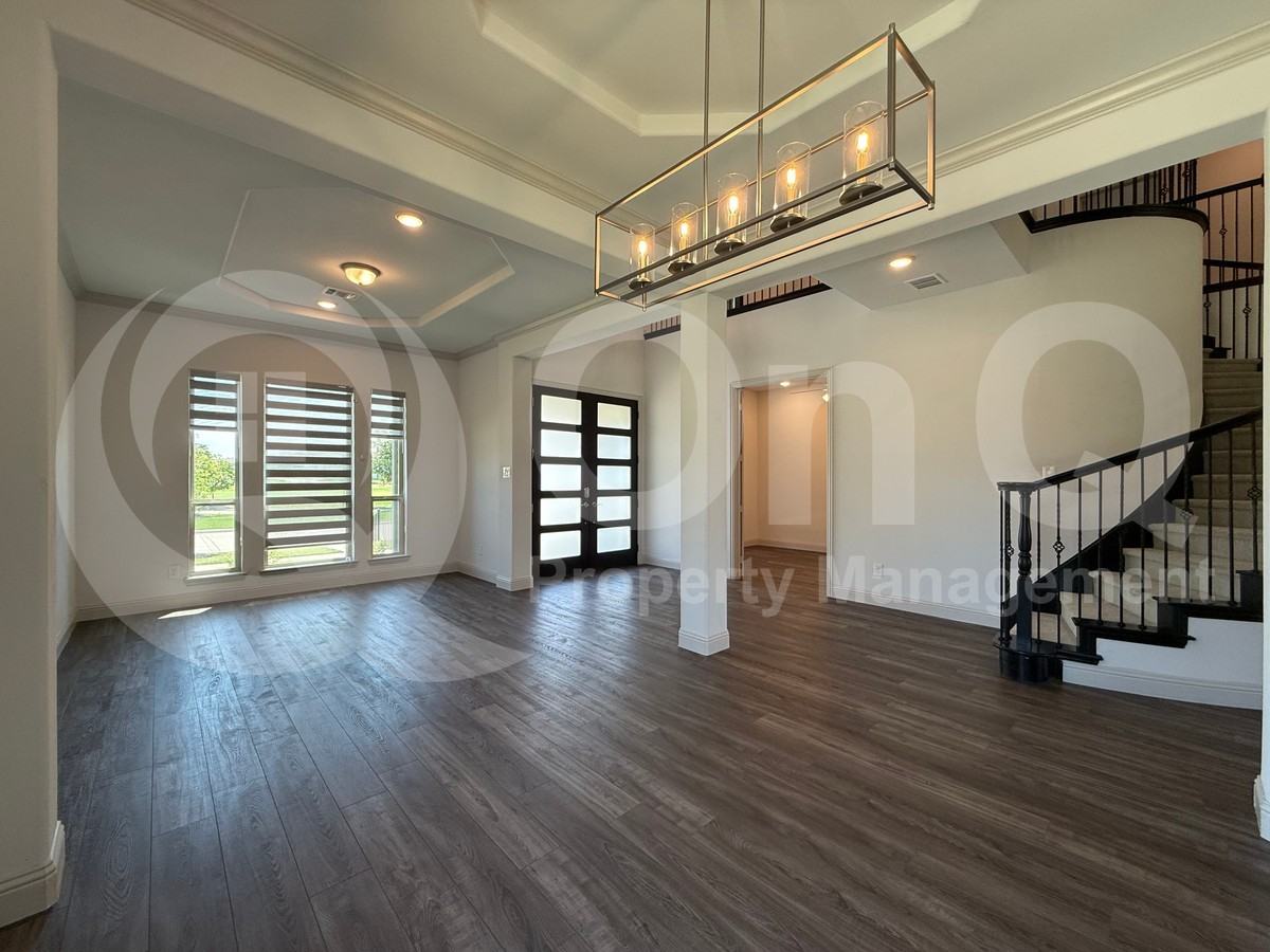 14697 Valley Trl - Photo 7 of 37